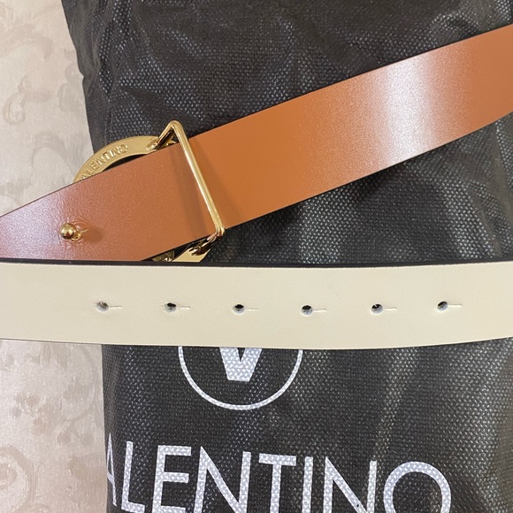 🆕 Valentino, by Mario Valentino Reversible Belt😍 - Picture 7 of 8